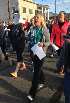 Trine student leads chants