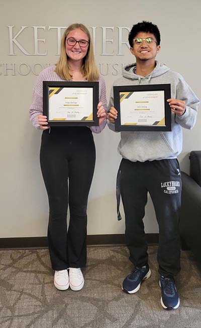 Accounting college students achieve expertise in honors undertaking